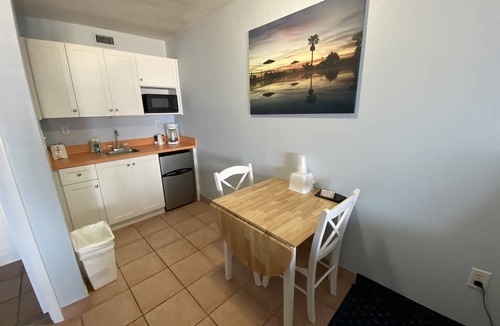 Ormond Beach Hotel | Coral Sands Inn