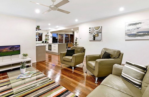 Broadbeach Waters House | Coral Waterfront, Broadbeach