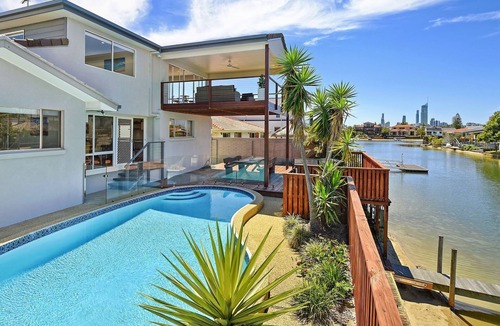 Broadbeach Waters House | Coral Waterfront, Broadbeach