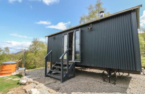 Newtonmore House | Coraldie