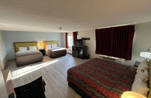 College Hill Hotel | Coratel Inn and Suites by Jasper Wesley Hospital