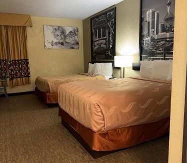 Greenwich Hotel | Coratel Inn and Suites By Jasper Wichita North