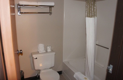 Maple Grove Hotel | Coratel Inn and Suites Maple Grove
