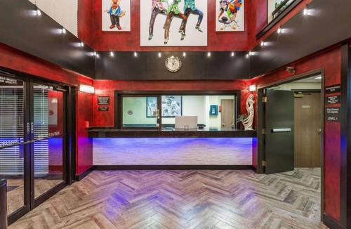 Greenwich Hotel | Coratel Inn and Suites By Jasper Wichita North -Standard 1 King Bed NS