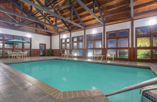 Black River Falls Hotel | Coratel Inn & Suites by Jasper Black River Falls, WI