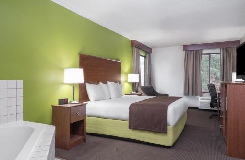 Black River Falls Hotel | Coratel Inn & Suites by Jasper Black River Falls, WI