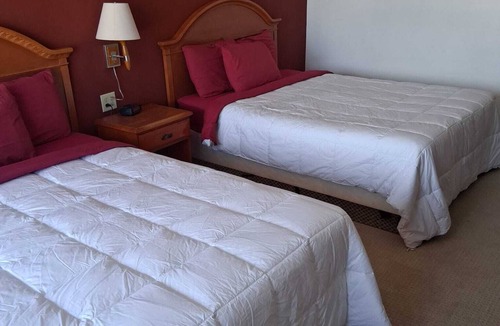 Anthony Hotel | Coratel Inn & Suites by Jasper Anthony-Deluxe 2 Queen Bed Non-Smoking