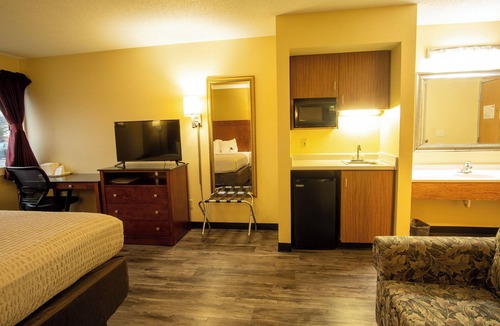 River Falls Hotel | Coratel Inn & Suites By Jasper River Falls