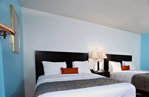 Newton Hotel | Coratel Inn & Suites By Jasper Newton - 2 Double Bed NS