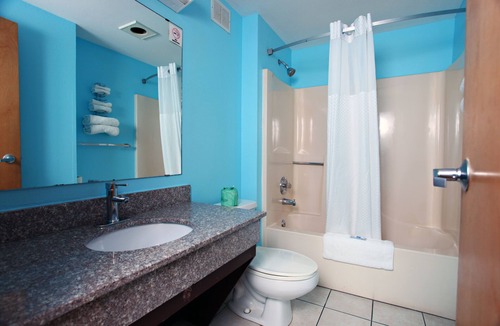 Newton Hotel | Coratel Inn & Suites By Jasper Newton