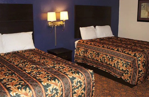 Waite Park House | Coratel Waite Park 2 Queen Bed NS