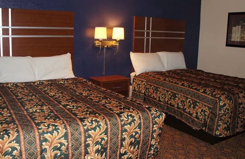 Waite Park House | Coratel Waite Park 2 Queen Bed NS