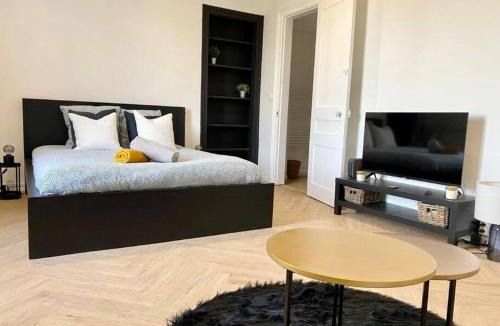 Gare-Jouvenet Apartment | Corderie