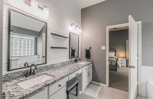 Corinth House | Corinth Cozy Escape: 3BR Delight