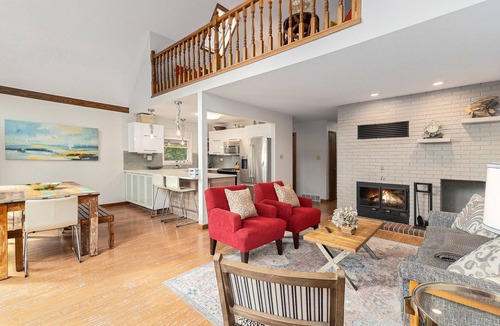 Montague Cottage | Corky's Cottage- A-frame retreat on White Lake Waterfront