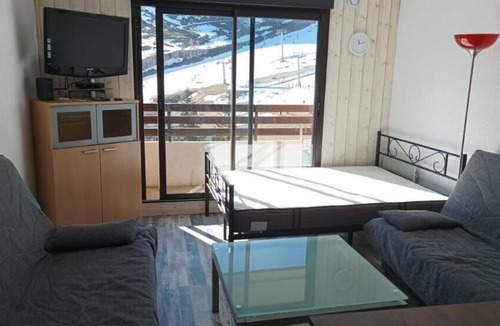 Gouaux-de-Larboust Apartment | Corneille 76