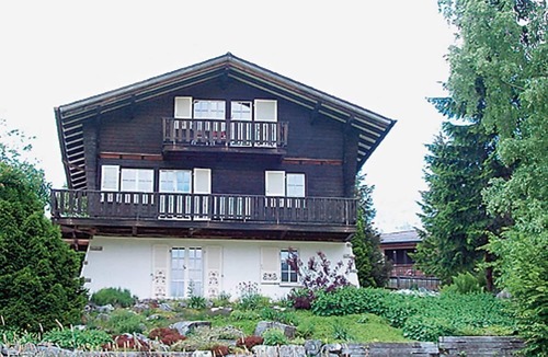 Fluehli Apartment | Cornelia
