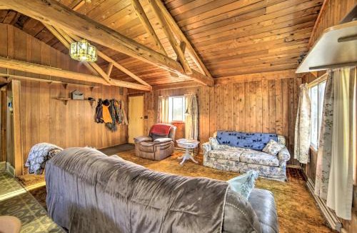 Cornell House | Cornell Home with Fire Pit and Hunting Access!