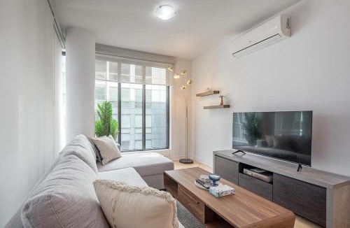 Cite Multimedia Apartment | Corner 2BR Old Port - Free Indoor Parking