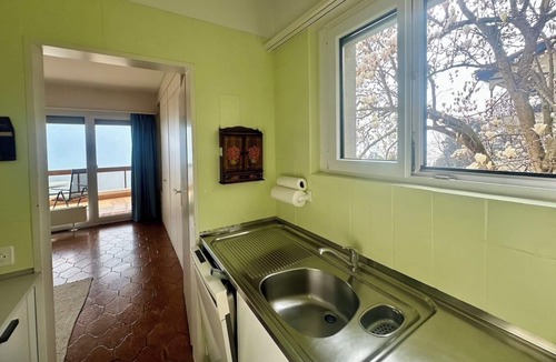 Orselina Apartment | Corner apartment on the 2nd floor for 1-4 persons.