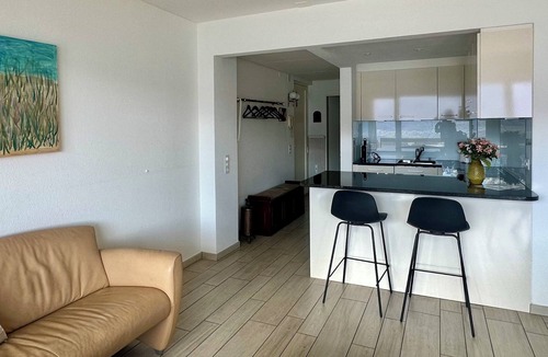 Orselina Apartment | Corner apartment on the 3rd floor for 1-3 persons.