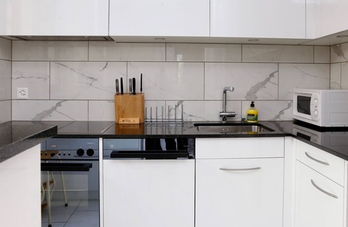 Orselina Apartment | Corner apartment on the 3rd floor for 1-5 persons.