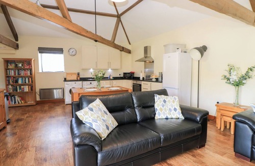 Blandford Forum Cottage | CORNER BARN, pet friendly, with open fire in Winterborne Stickland