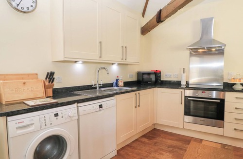 Blandford Forum Cottage | CORNER BARN, pet friendly, with open fire in Winterborne Stickland