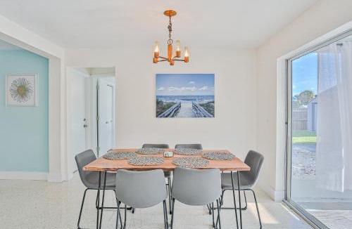 Largo House | Corner By The Coast