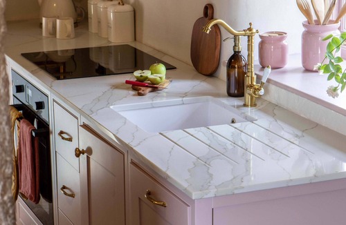 Norton St. Philip House | Corner Cottage with Hot Tub & Parking