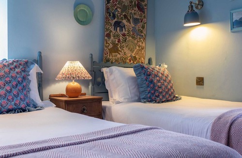 Norton St. Philip House | Corner Cottage with Hot Tub & Parking