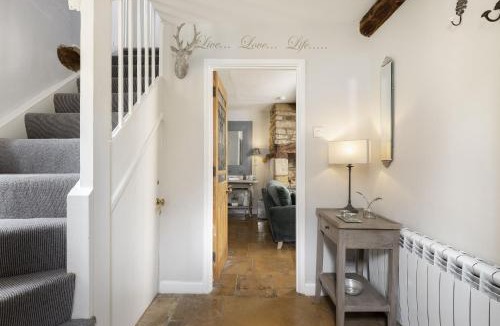 Lower Oddington House | Corner Cottage