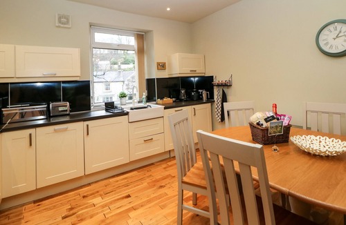 Tideswell Cottage | Corner Cottage