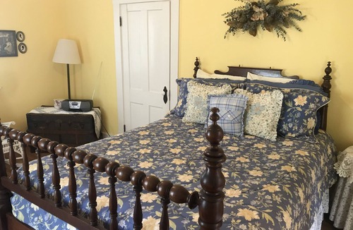 Maeystown Bed & Breakfast | Corner George Inn Bed & Breakfast