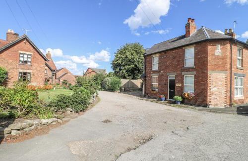 Ilkeston House | Corner House Cottage