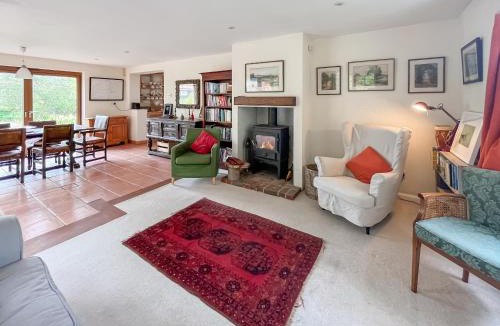 Coleman's Hatch Apartment | Corner House