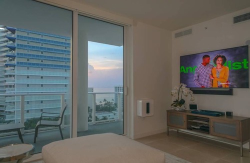 Central Beach Condo | Corner Penthhouse, only steps to the beach