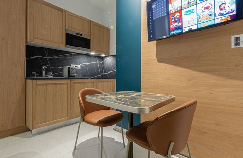 Cholet Apartment | Corner Set