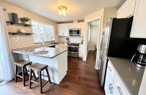 Aloha House | Corner Terrace, Private Yard, Cozy Escape