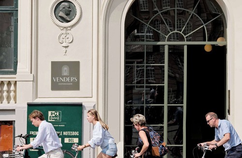 Copenhagen City Centre Apartment | Corner Two-Bedroom Apartment for 6