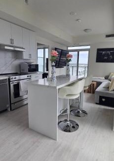 Vaughan Apartment | Corner unit 3 bath and 2 bed