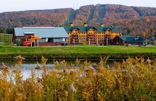 Blodgett Mills Condo | Corner Unit + Nice Views & Fireplace | Onsite Spa