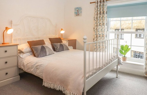 Stokeinteignhead Apartment | CORNERSIDE, pet friendly in Stokeinteignhead