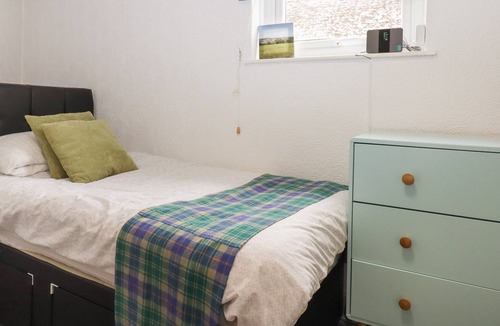 Stokeinteignhead Apartment | CORNERSIDE, pet friendly in Stokeinteignhead