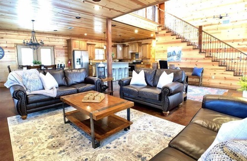 Broken Bow Cabin | Cornerstone in Hochatown/Broken Bow, OK