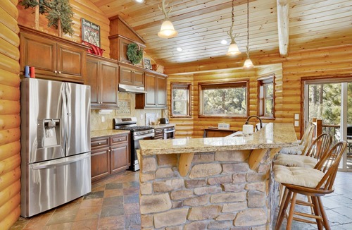 Eagle Mountain Estates Cabin | Cornerstone Lodge Log Cabin at Big Bear Lake