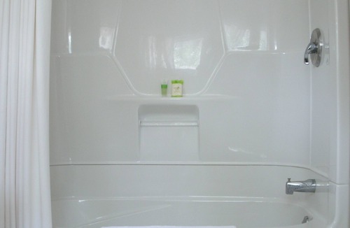 Petit-Etang Hotel | Cornerstone Motel