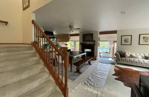 Oak Harbor House | Cornet Bay Lodge. Park retreat