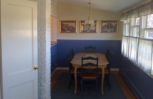 Middlesex County Cottage | Cornfield Point Beachfront Cottage