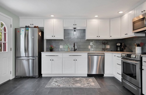 Old Saybrook House | Cornfield Point Beach. Family Friendly. Beach Getaway. SHORE BEATS WORK!